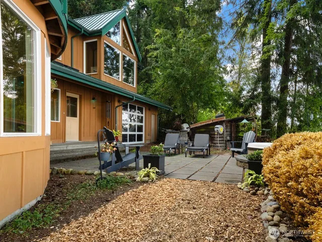 a view of a garden with patio
