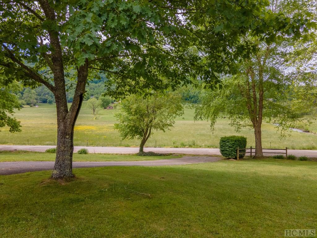 965 Higdon Road Franklin, NC 28734 - Photo 2 of 30 Gallery Image 2
