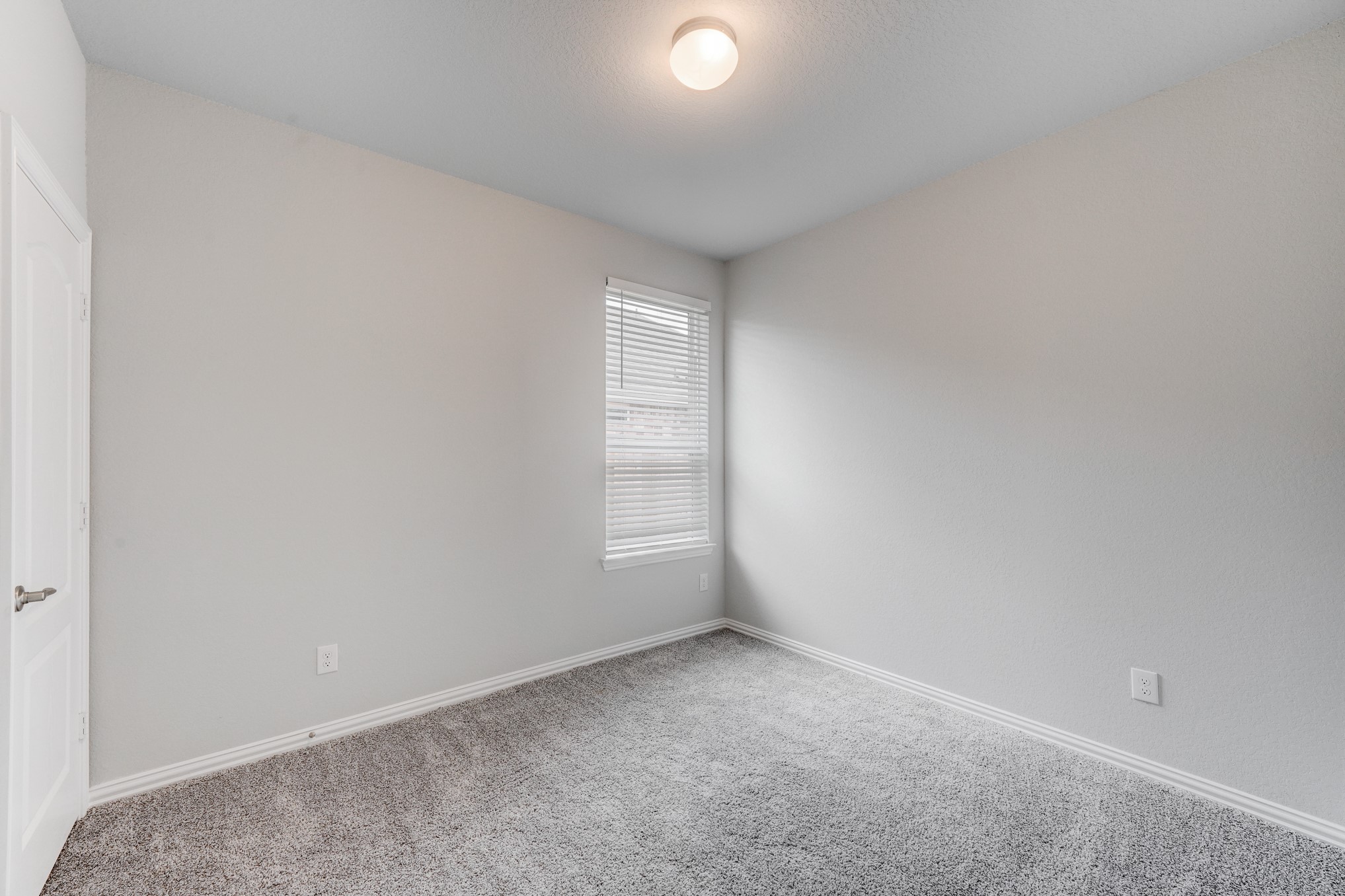 1229 Red Hills Drive Rosharon, TX 77583 - Photo 23 of 29 an empty room with windows