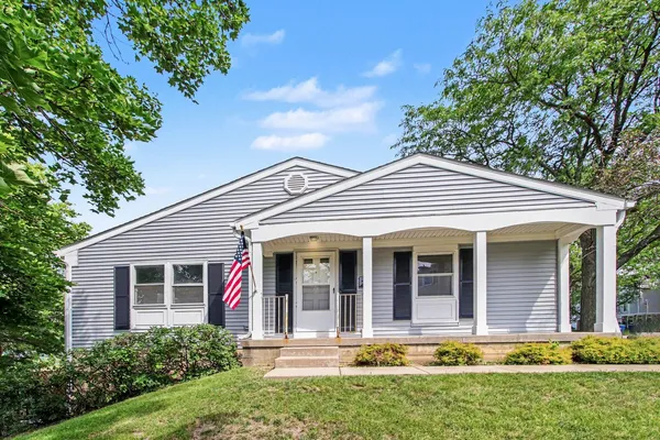 $349,900 | 1938 Oxford Court, Schaumburg, IL 60169