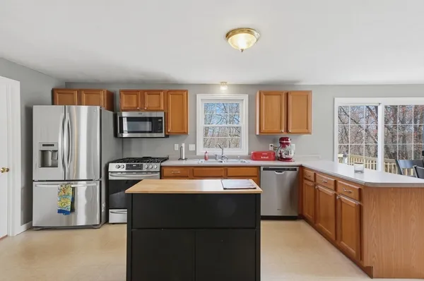 $599,900 | 87 South Riverview Street, Haverhill, MA 01835