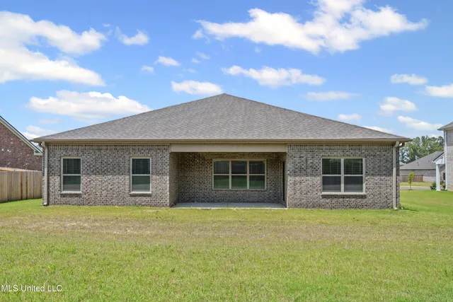 $342,900 | 2197 Hyacinth Lane, Hernando, MS 38632