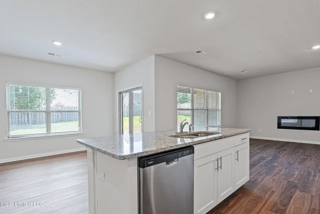 $342,900 | 2197 Hyacinth Lane, Hernando, MS 38632