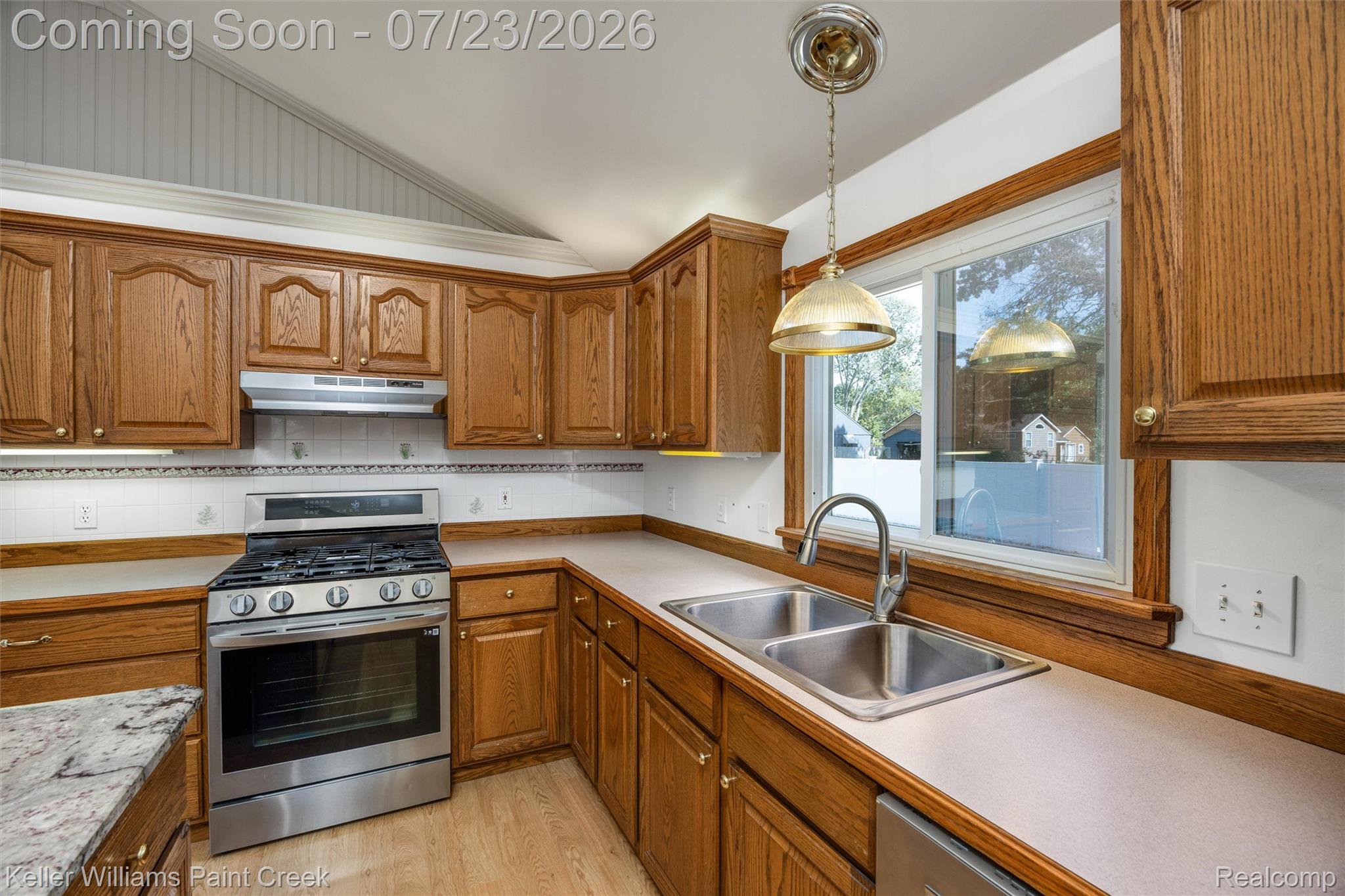 423 East Road Holly, MI 48442 - Photo 10 of 61 19-423 East Rd 0025.jpg