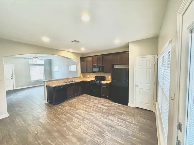 $1,499 | 56 Woodland Hills Drive, Unit A, Conroe, TX 77303