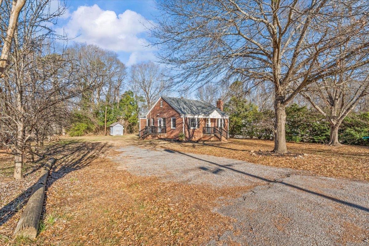 712 Florence Street Gaffney, SC 29340 - Photo 5 of 37