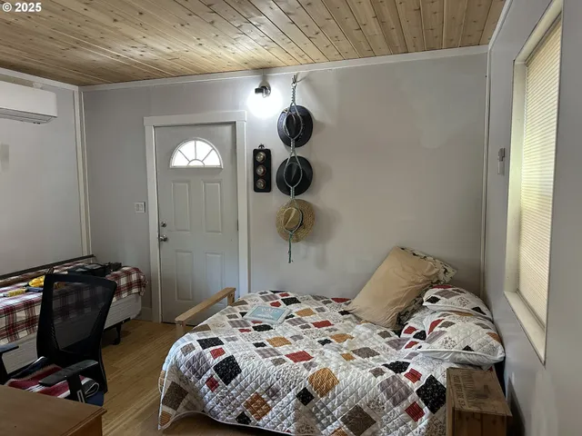 a view of walk in closet