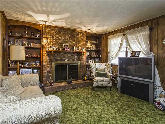 6206 Fairview Church Road Trinity, NC 27370 - Photo 4 of 16 Den/Family/Great Room.