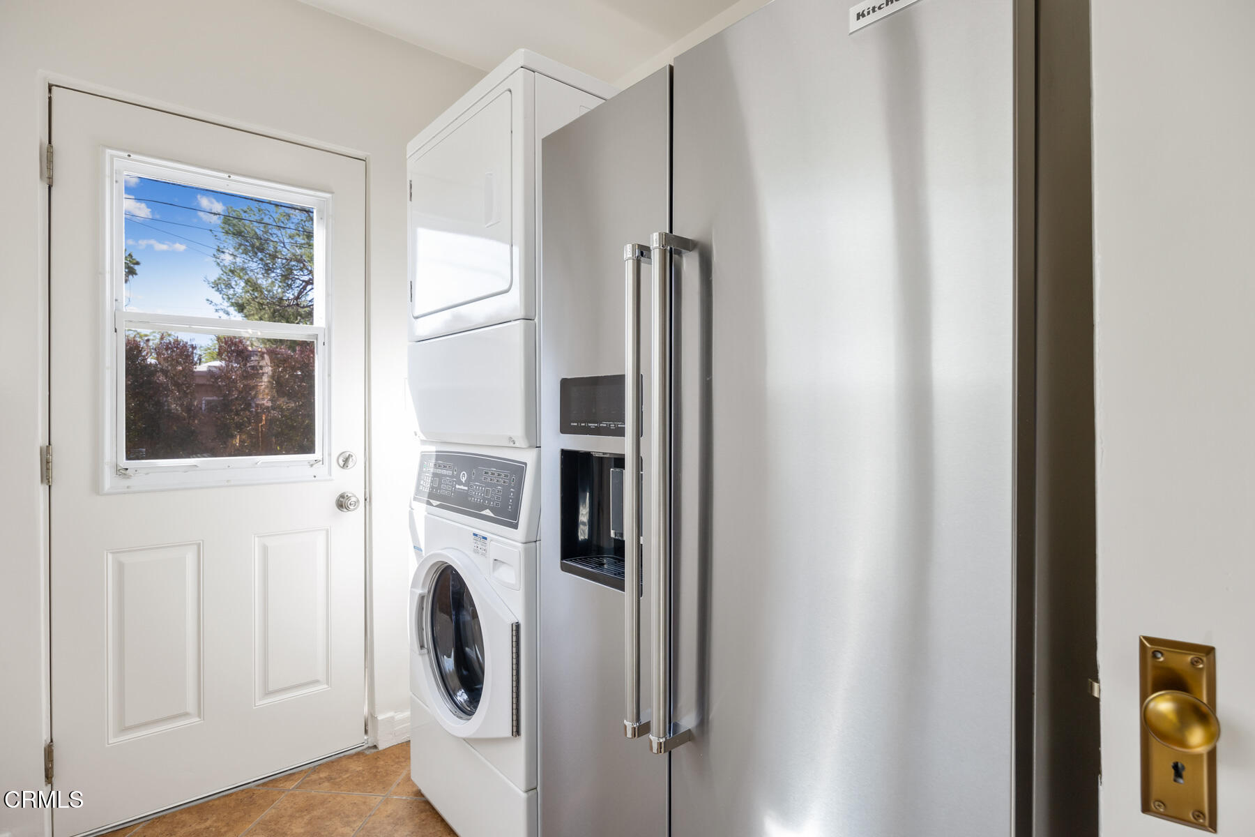 2070 Beverly Drive Pasadena, CA 91104 - Photo 14 of 25 MLS-35