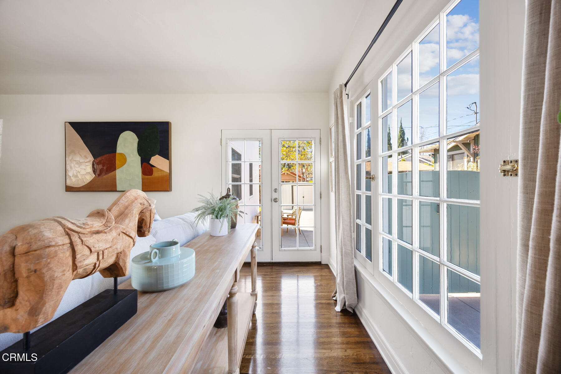 2070 Beverly Drive Pasadena, CA 91104 - Photo 6 of 25 MLS-19