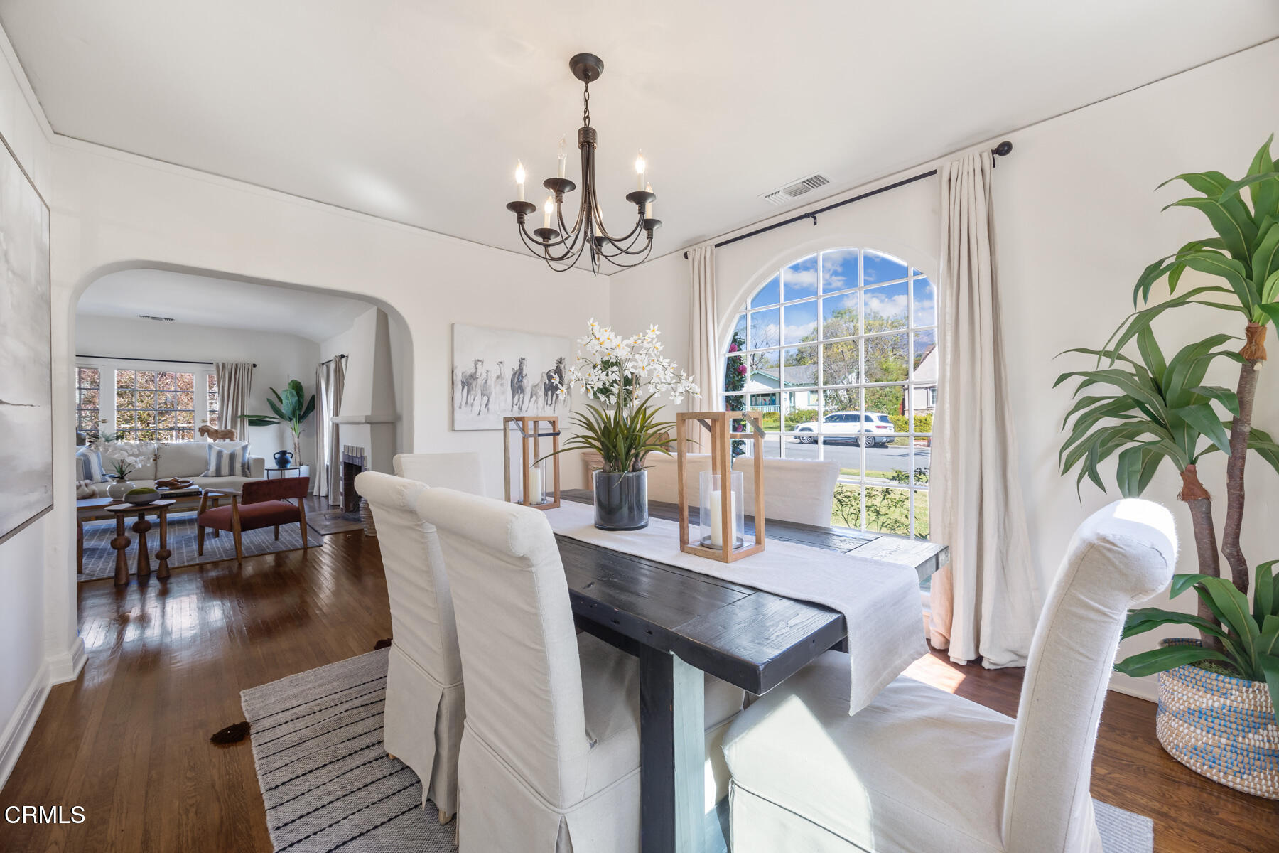 2070 Beverly Drive Pasadena, CA 91104 - Photo 9 of 25 MLS-25