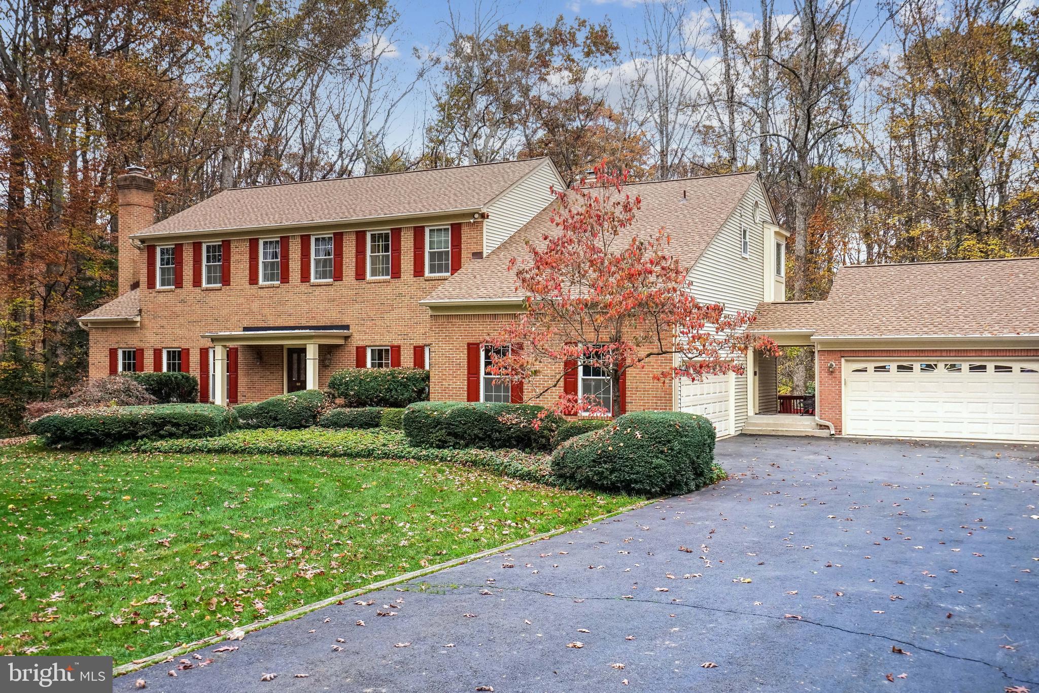 12388 Henderson Road Clifton, VA 20124 - Photo 43 of 47 Front of House