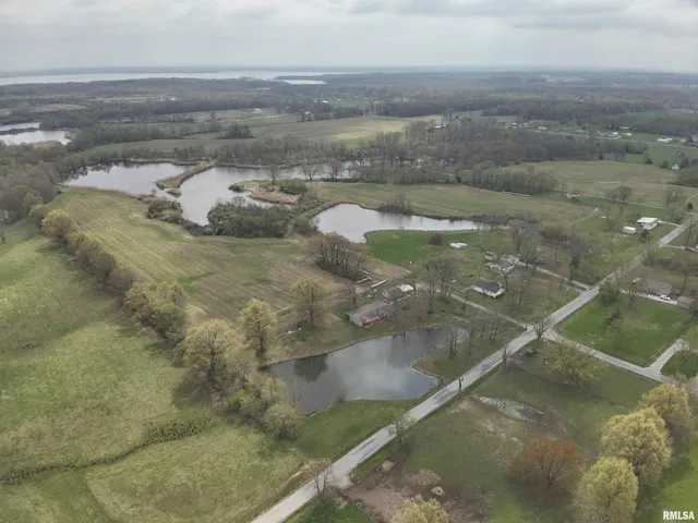 $1,080,000 | 14854 Sesser Lake Road, Sesser, IL 62884