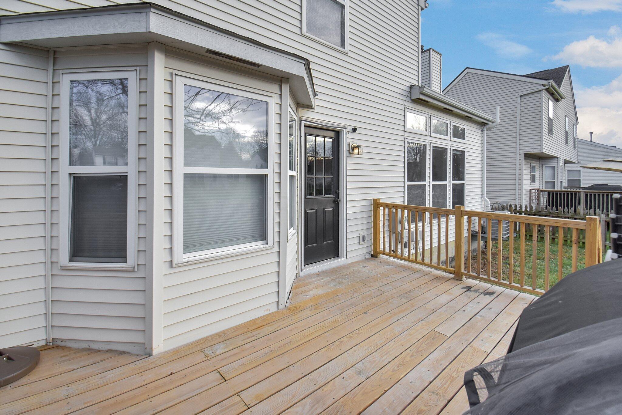 3213 Hines Road Columbus, OH 43230 - Photo 31 of 40 Deck