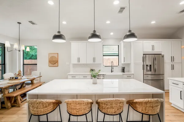 $499,900 | 146 South Holly Laurel Circle, The Woodlands, TX 77382
