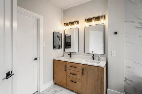 $499,900 | 146 South Holly Laurel Circle, The Woodlands, TX 77382