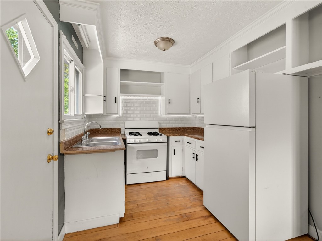 81 Camden Street Rochester, NY 14612 - Photo 5 of 21