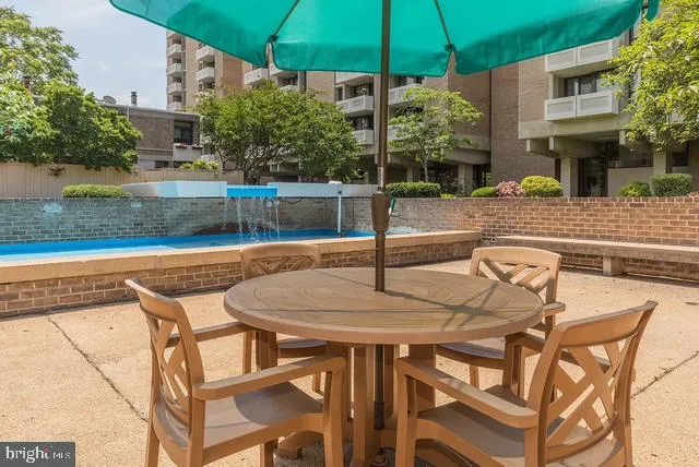 a view of a multi story building