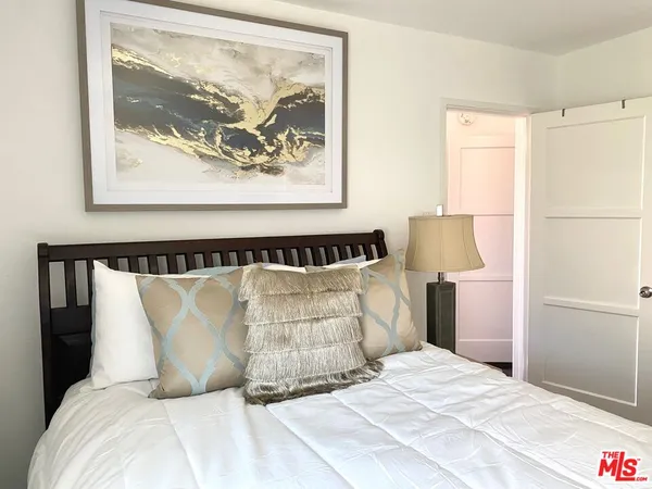 $2,100 | 811 East Nutwood Street, Unit 3/4, Inglewood, CA 90301