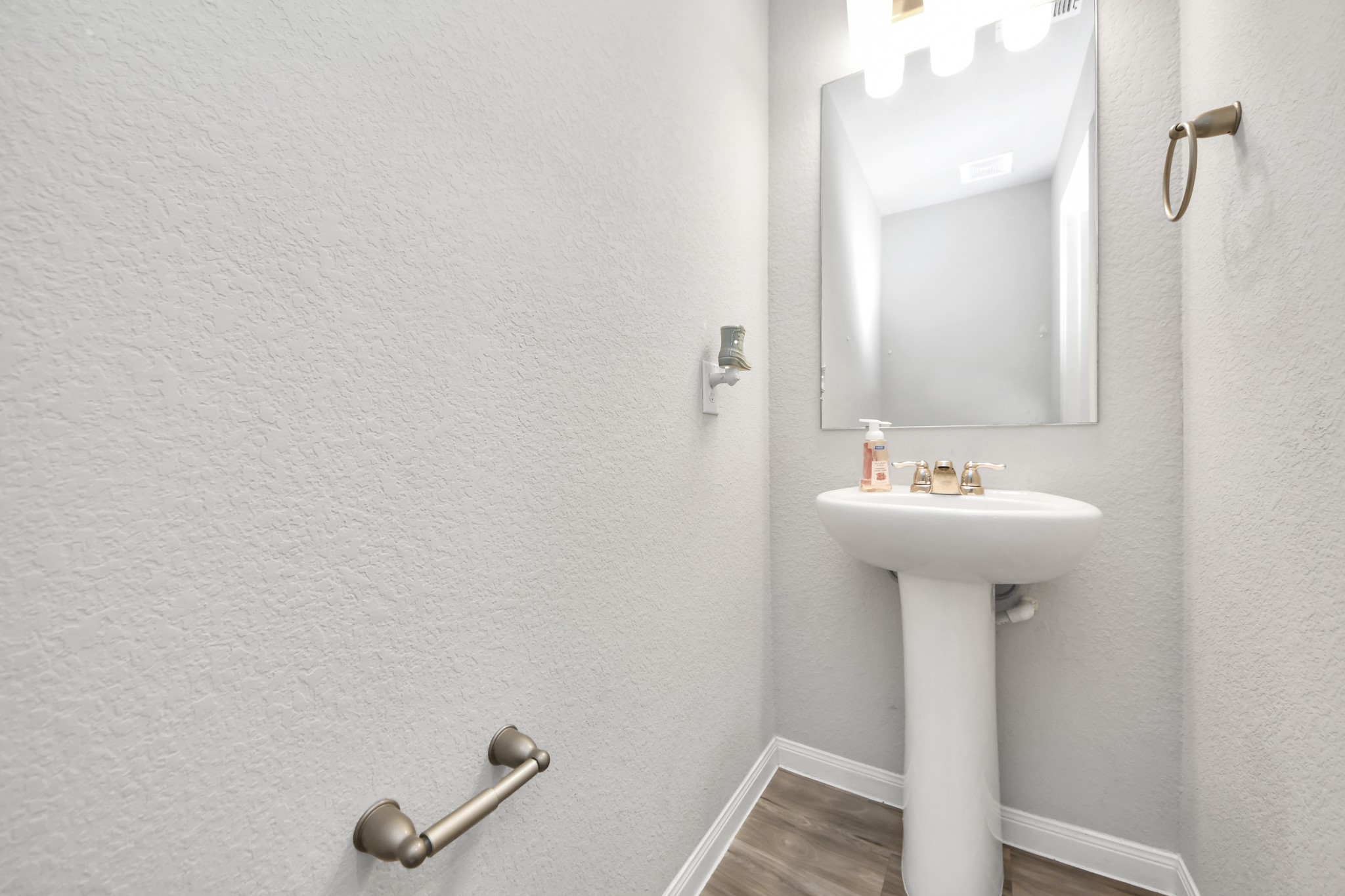 1908 Bellview Street La Marque, TX 77568 - Photo 11 of 33 Half Bath - first floor