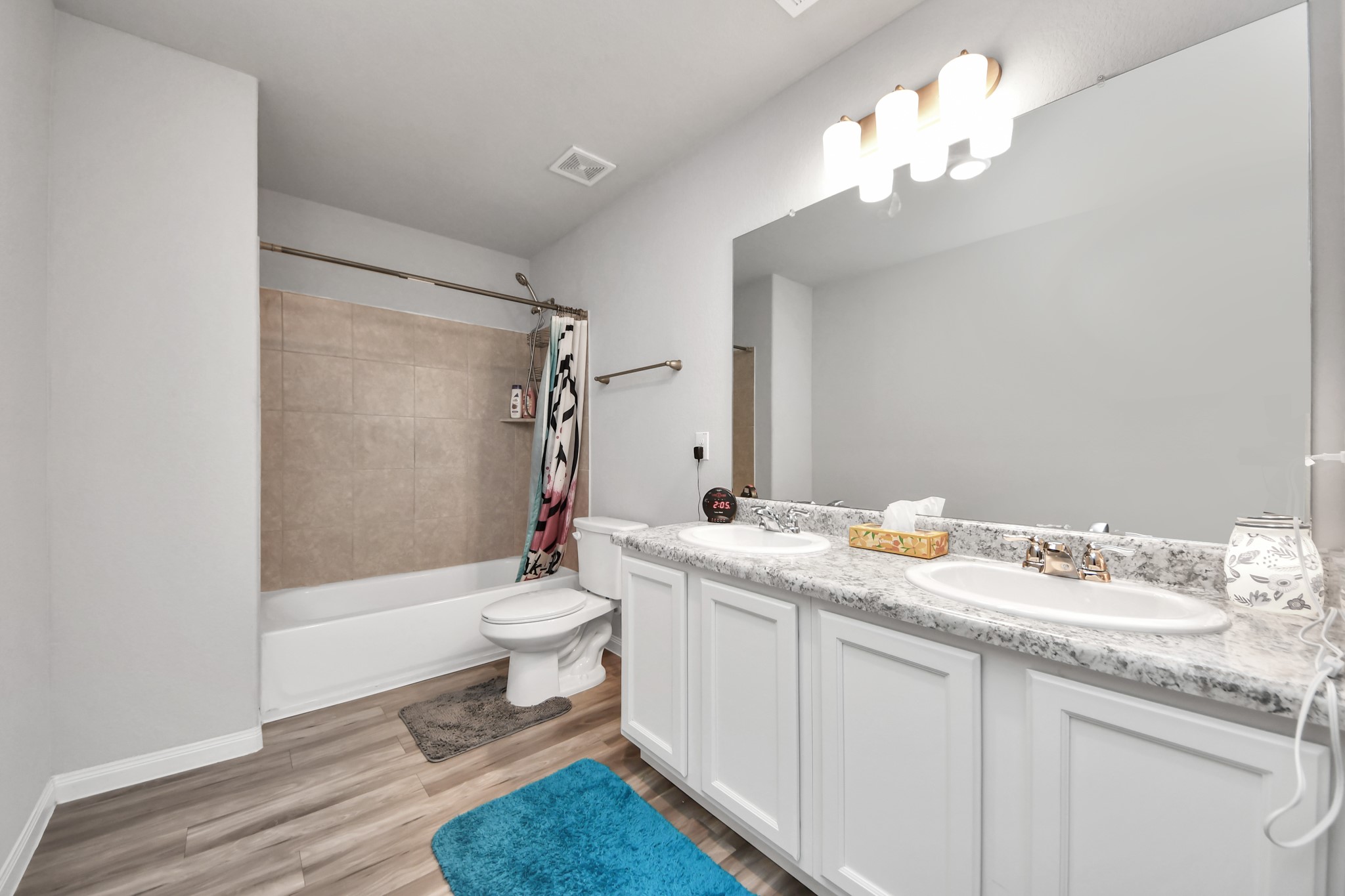 1908 Bellview Street La Marque, TX 77568 - Photo 15 of 33 Primary bathroom with double sink