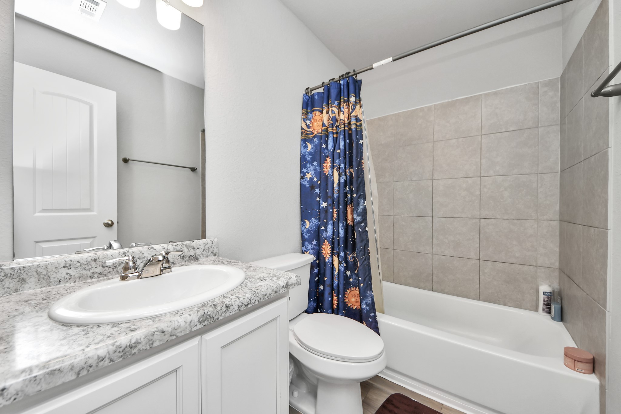 1908 Bellview Street La Marque, TX 77568 - Photo 18 of 33 secondary bathroom