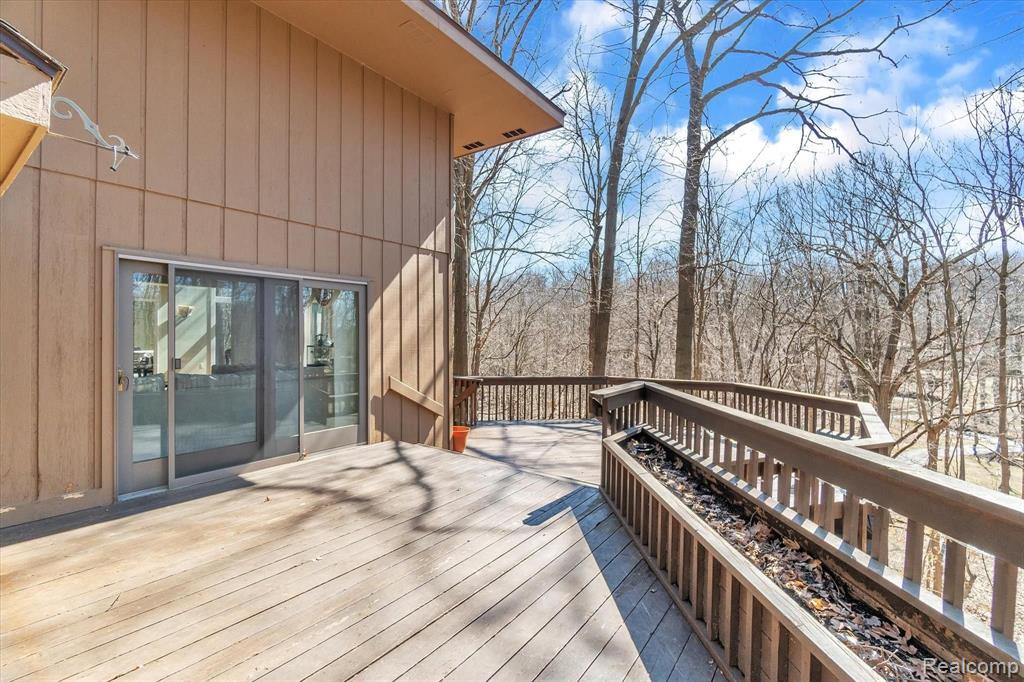 34412 Quaker Valley Road Farmington Hills, MI 48331 - Photo 52 of 57