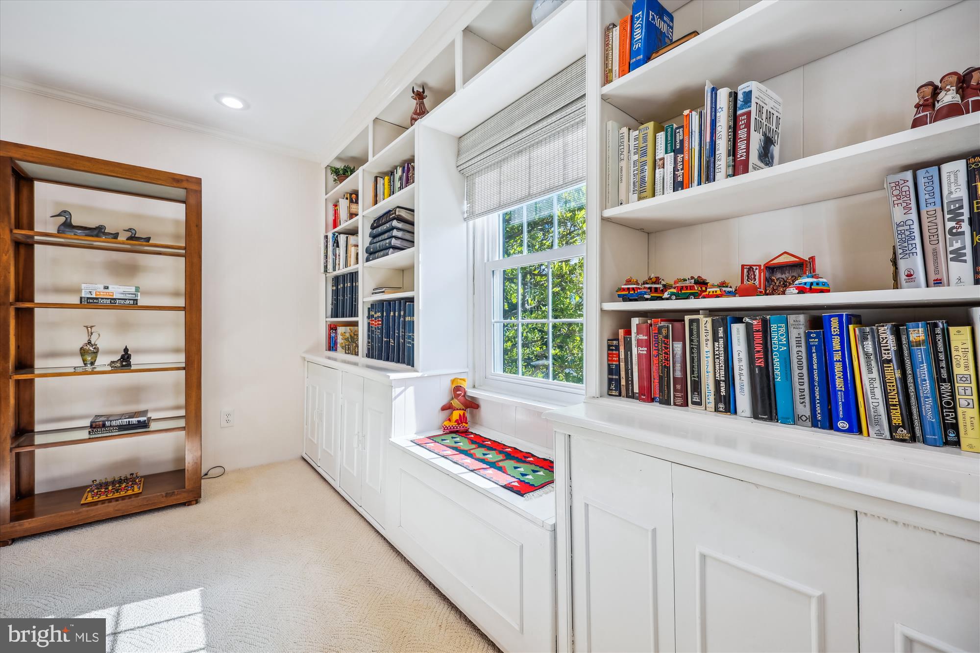 2183 Stratton Drive Potomac, MD 20854 - Photo 23 of 48 a living room with lots of furniture and baby book shelf