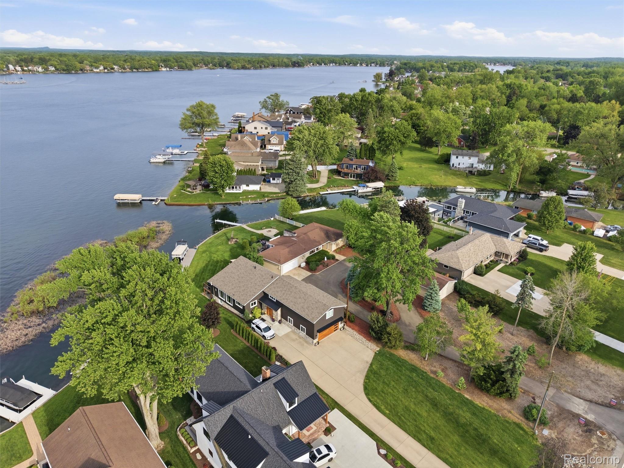 12099 Torrey Road Fenton, MI 48430 - Photo 47 of 60 10-DJI_20260526183917_0230_D.jpg