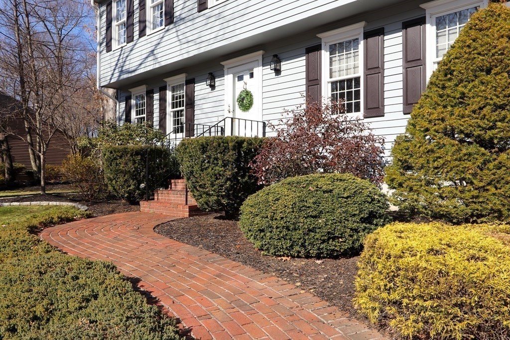 19 Westcott Road Hopedale, MA 01747 - Photo 3 of 36 Gallery Image 3