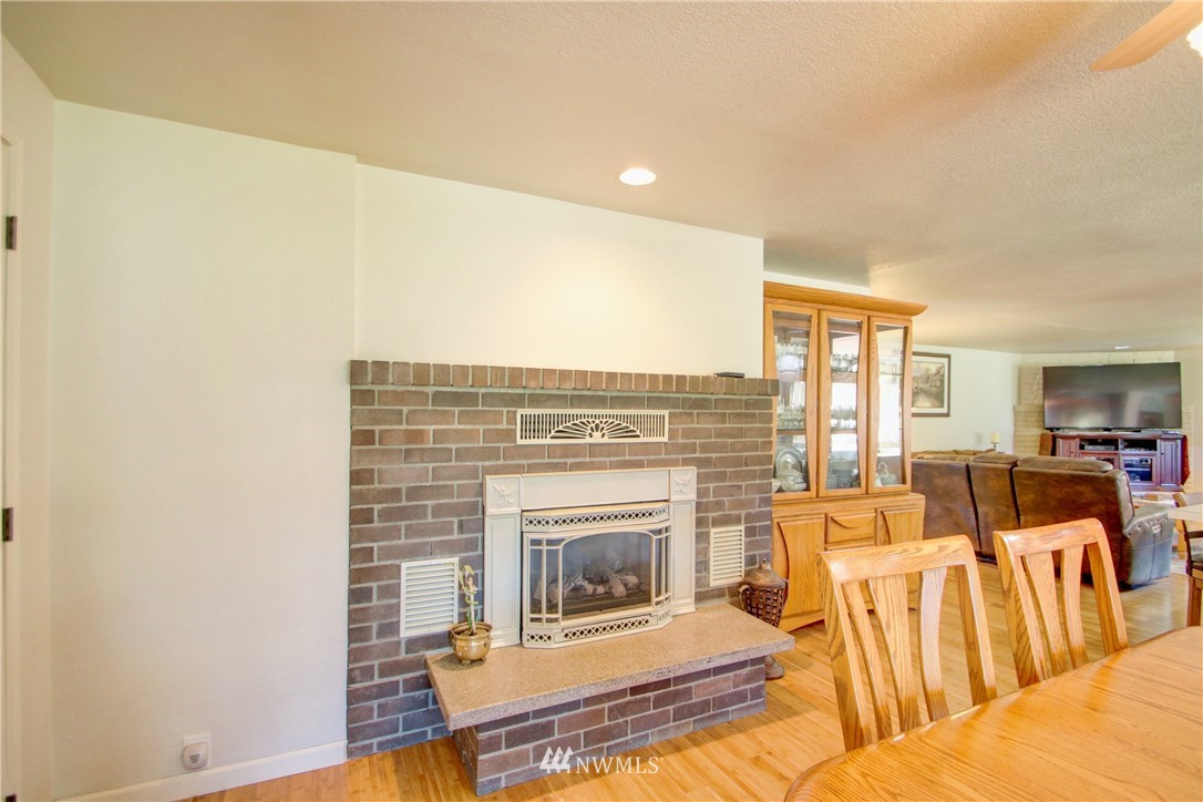 2410 Francis Road Mount Vernon, WA 98273 - Photo 14 of 39 Gallery Image 14