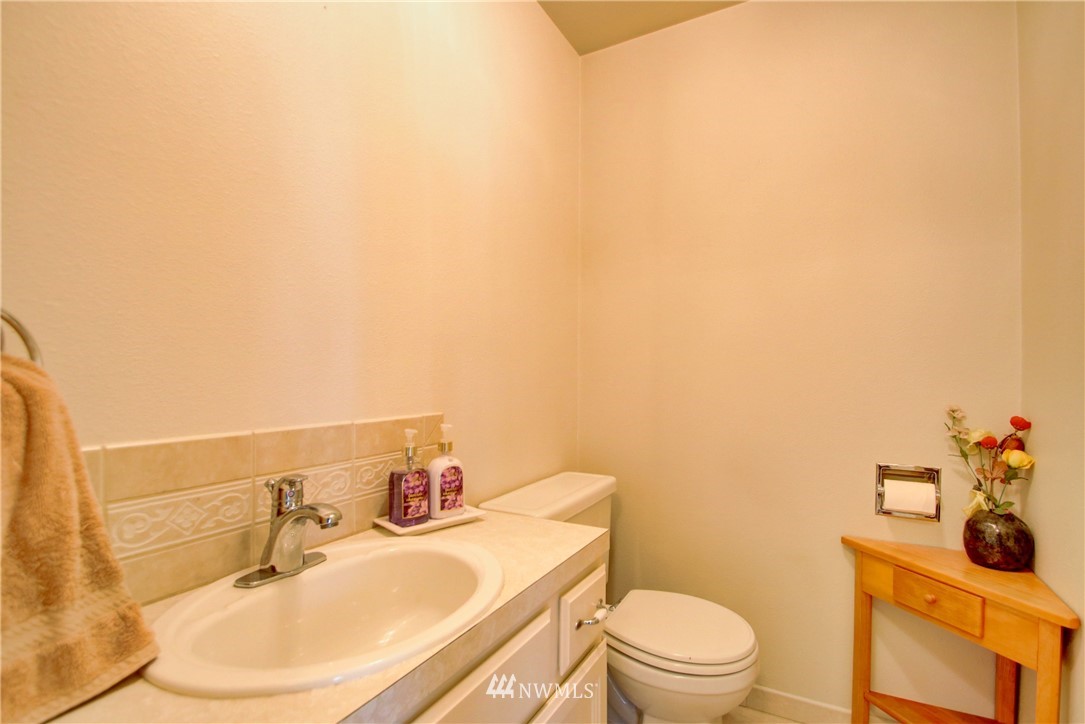 2410 Francis Road Mount Vernon, WA 98273 - Photo 26 of 39 Gallery Image 26