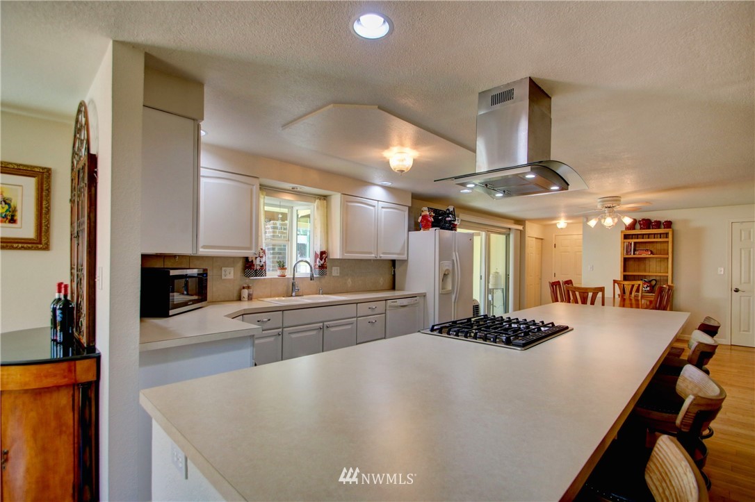 2410 Francis Road Mount Vernon, WA 98273 - Photo 6 of 39 Gallery Image 6