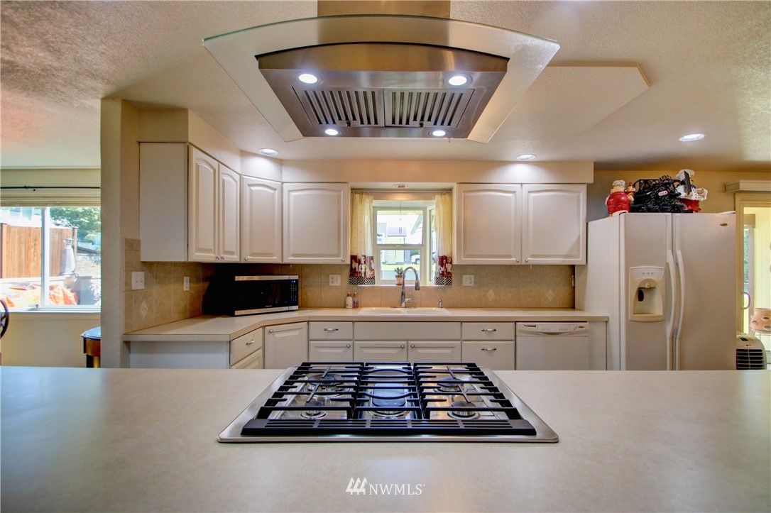 2410 Francis Road Mount Vernon, WA 98273 - Photo 7 of 39 Gallery Image 7