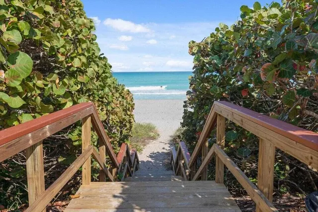 $2,850,000 | 750 Ocean Royale Way, Unit 603, Juno Beach, FL 33408