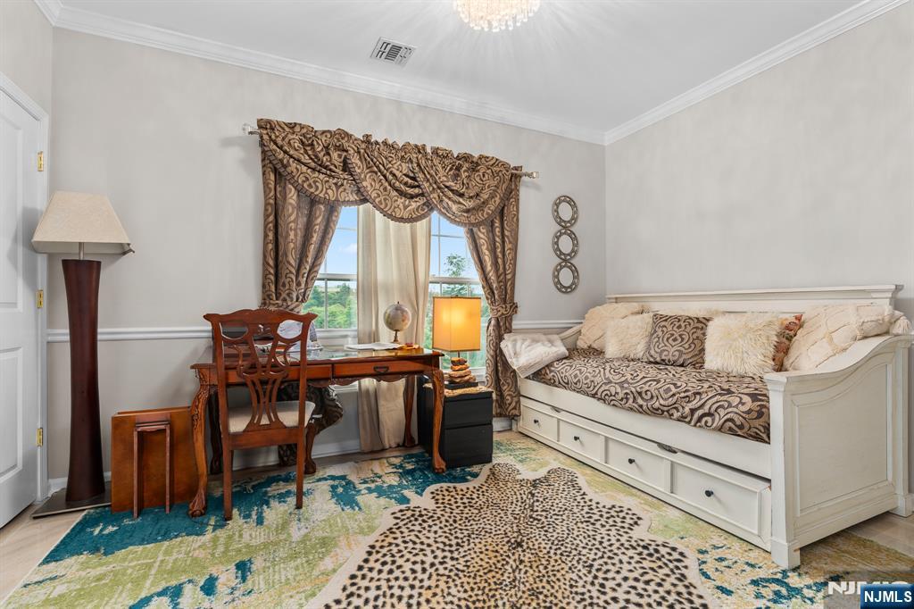 9203 Ravenscroft Road Clifton, NJ 07013 - Photo 9 of 16