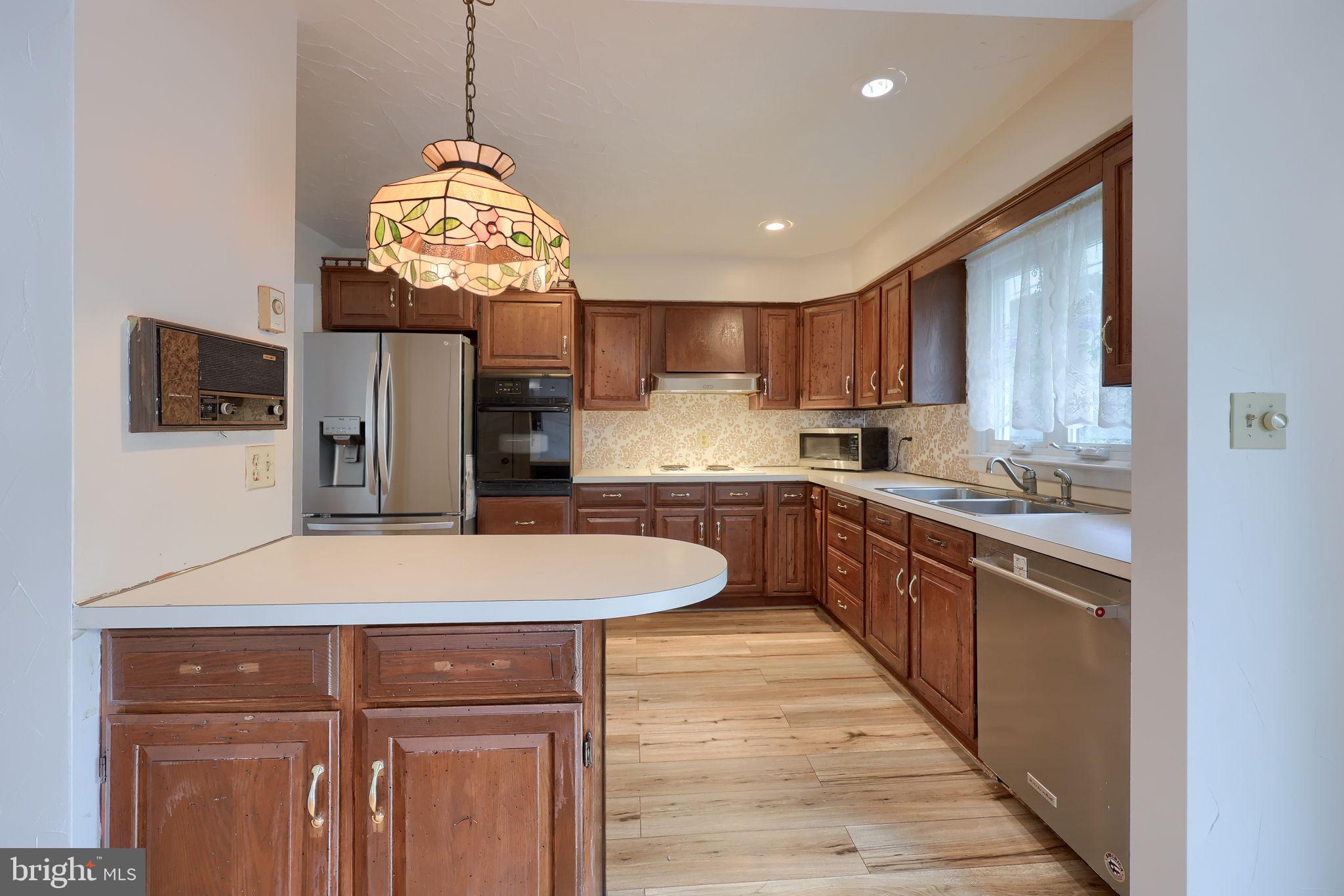3495 Edenbridge Road York, PA 17402 - Photo 9 of 42 Gallery Image 9