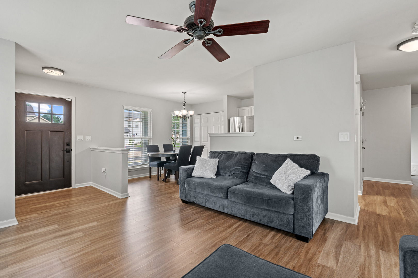 233 Sierra Trail Romeoville, IL 60446 - Photo 4 of 27 Gallery Image 4