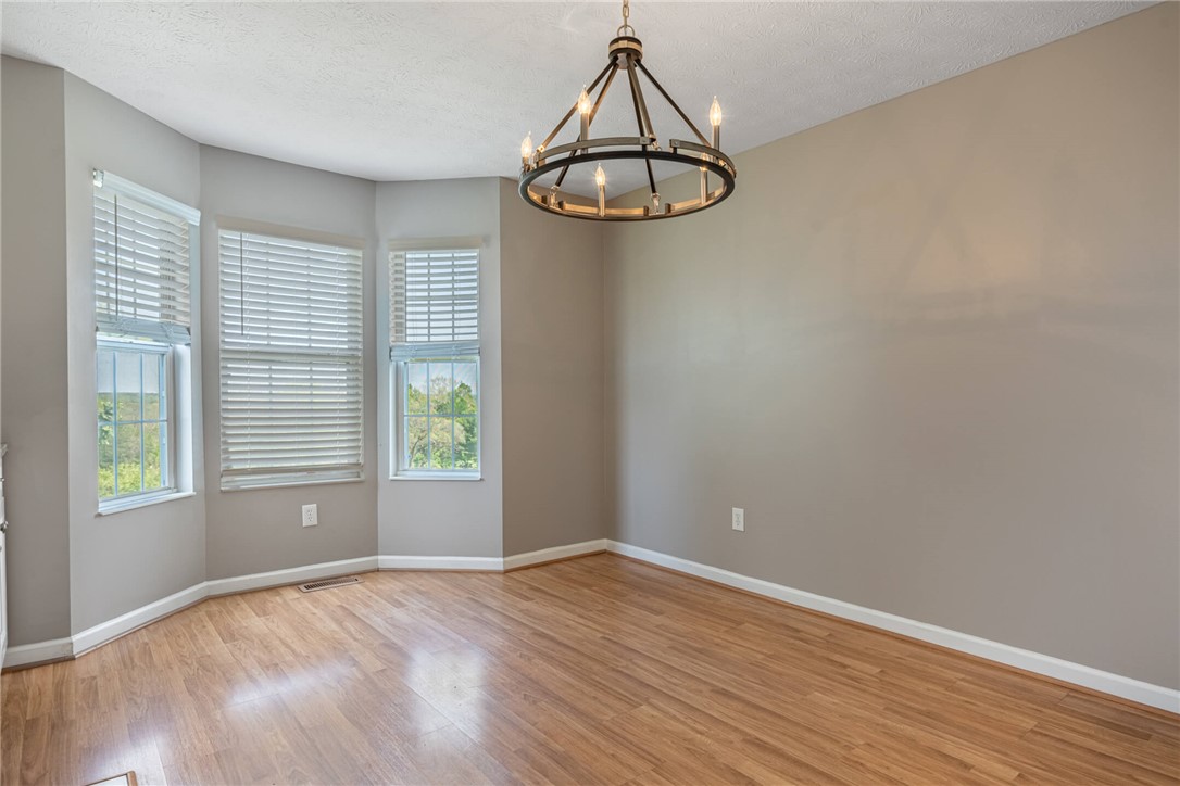 3913 East Summit Ridge Drive Beavercreek, OH 45430 - Photo 9 of 39