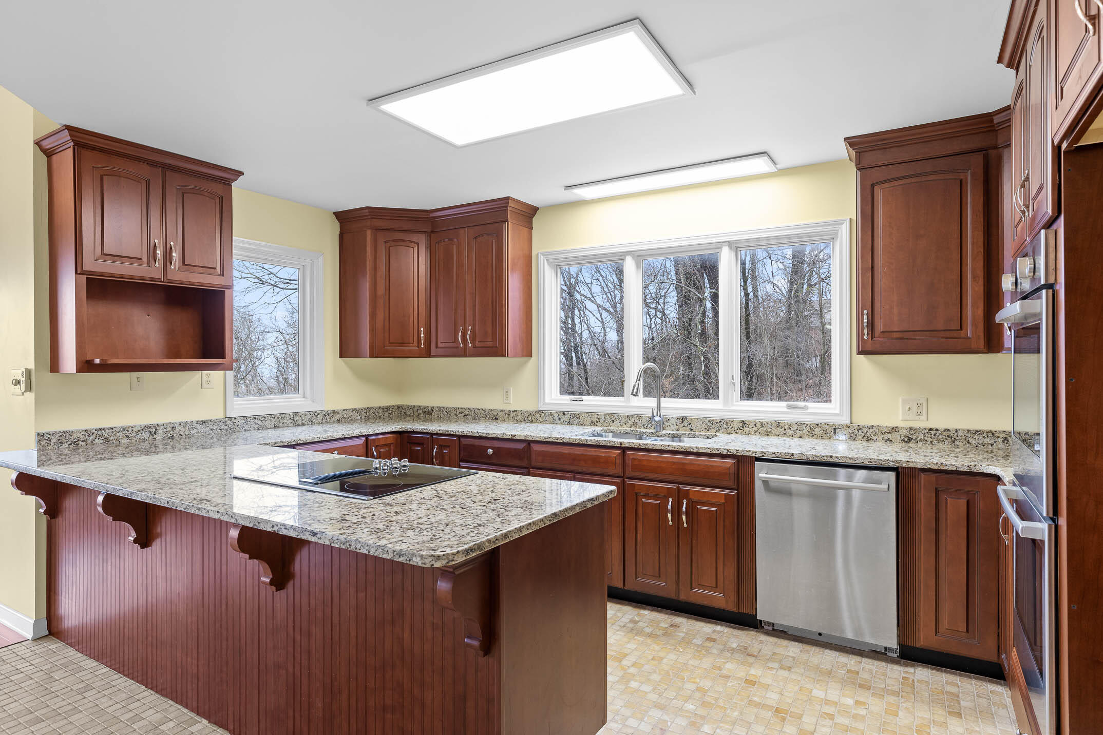 6497 Fairview Road Hixson, TN 37343 - Photo 3 of 17 20230131180507253633000000-o