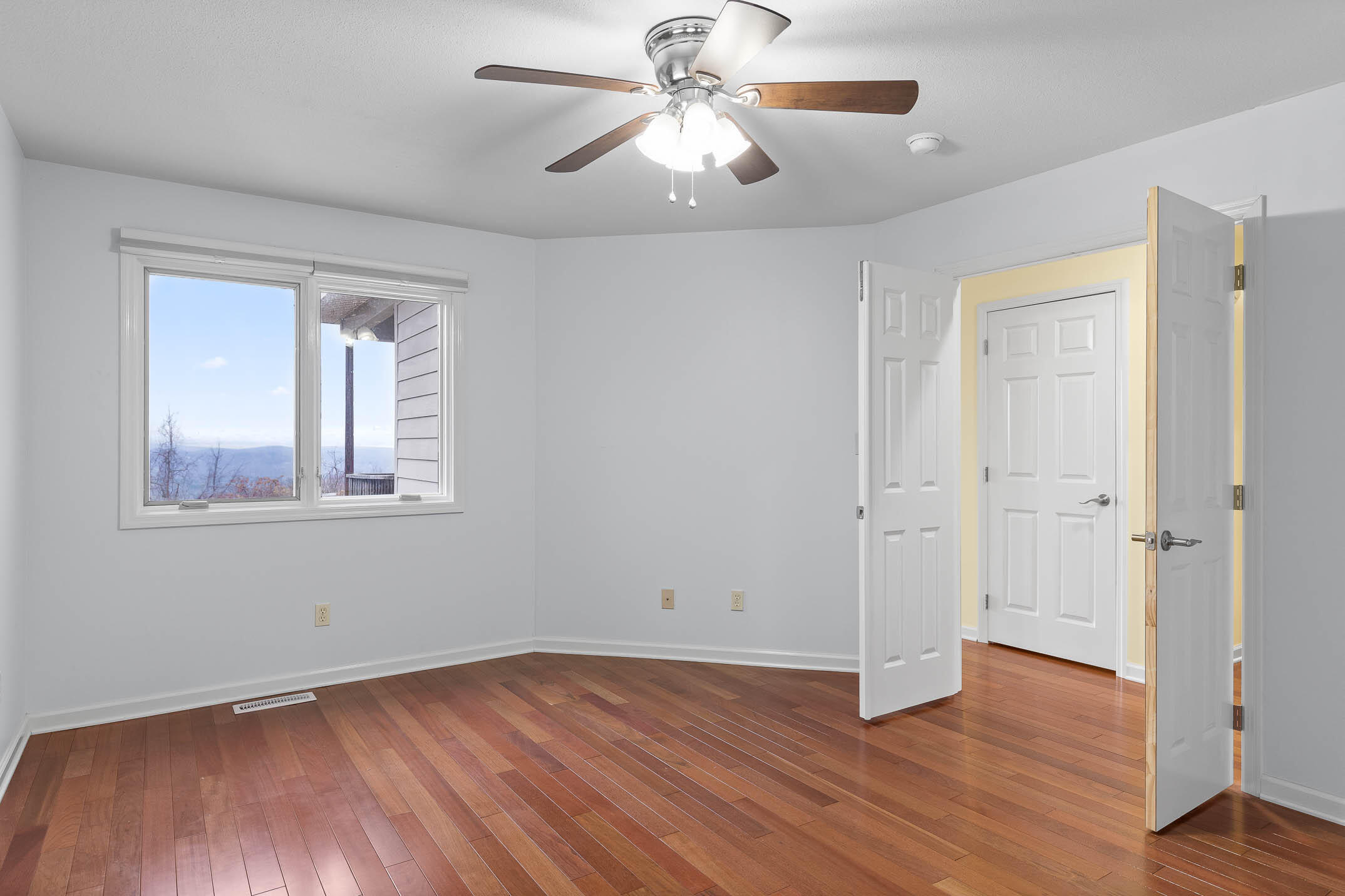 6497 Fairview Road Hixson, TN 37343 - Photo 6 of 17 20230131180453567839000000-o