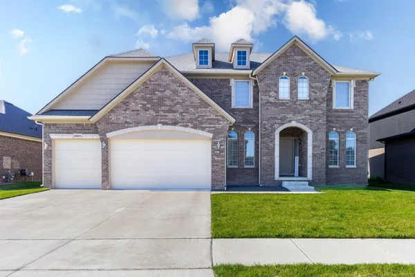 $699,000 | 19221 Thompson Drive, Macomb, MI 48042