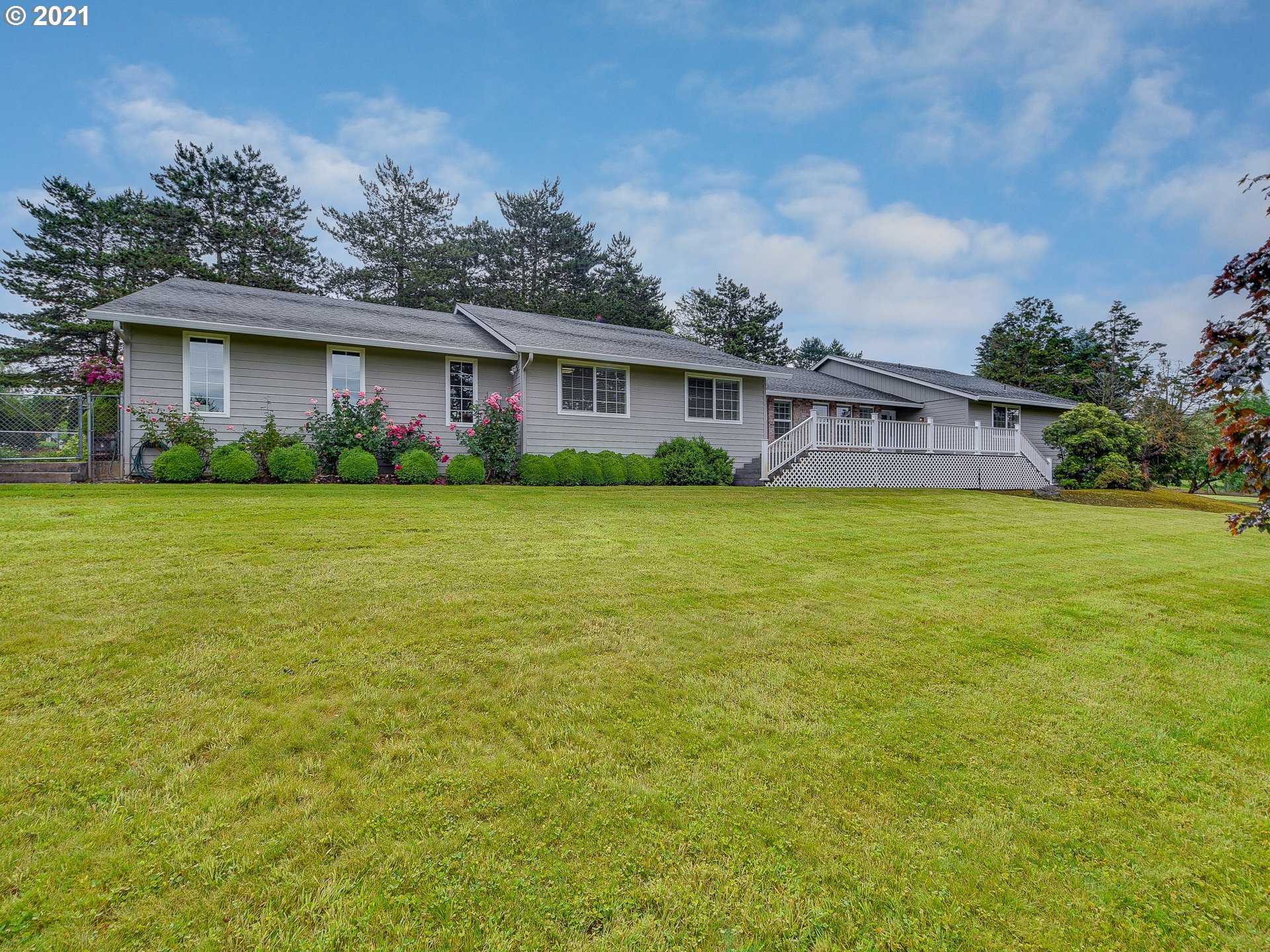 5915 Northwest 171st Street Ridgefield, WA 98642 - Photo 1 of 31 Gallery Image 1