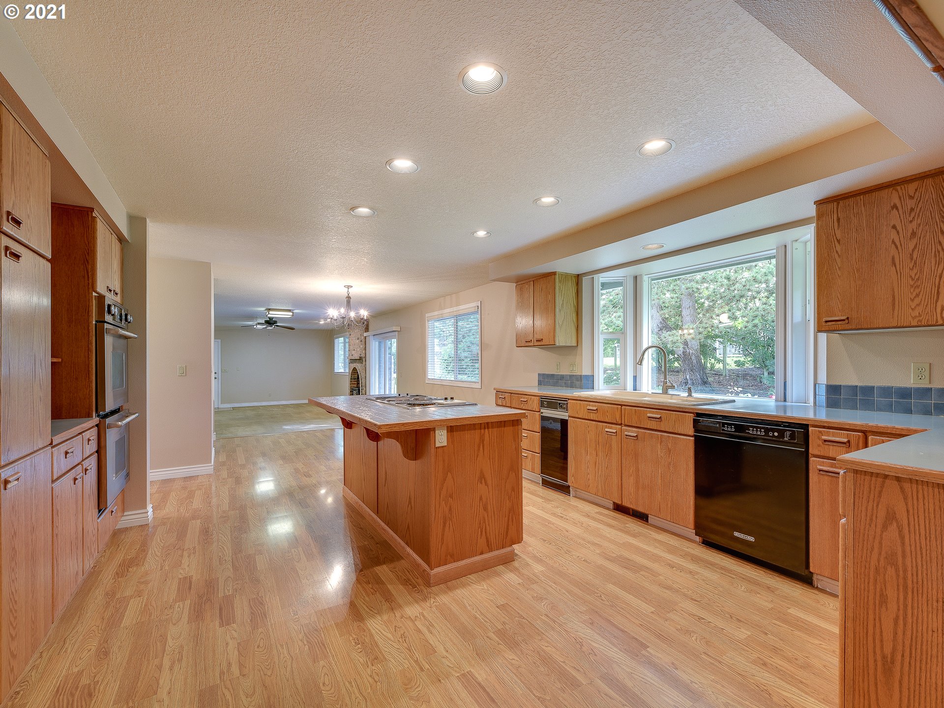 5915 Northwest 171st Street Ridgefield, WA 98642 - Photo 5 of 31 Gallery Image 5