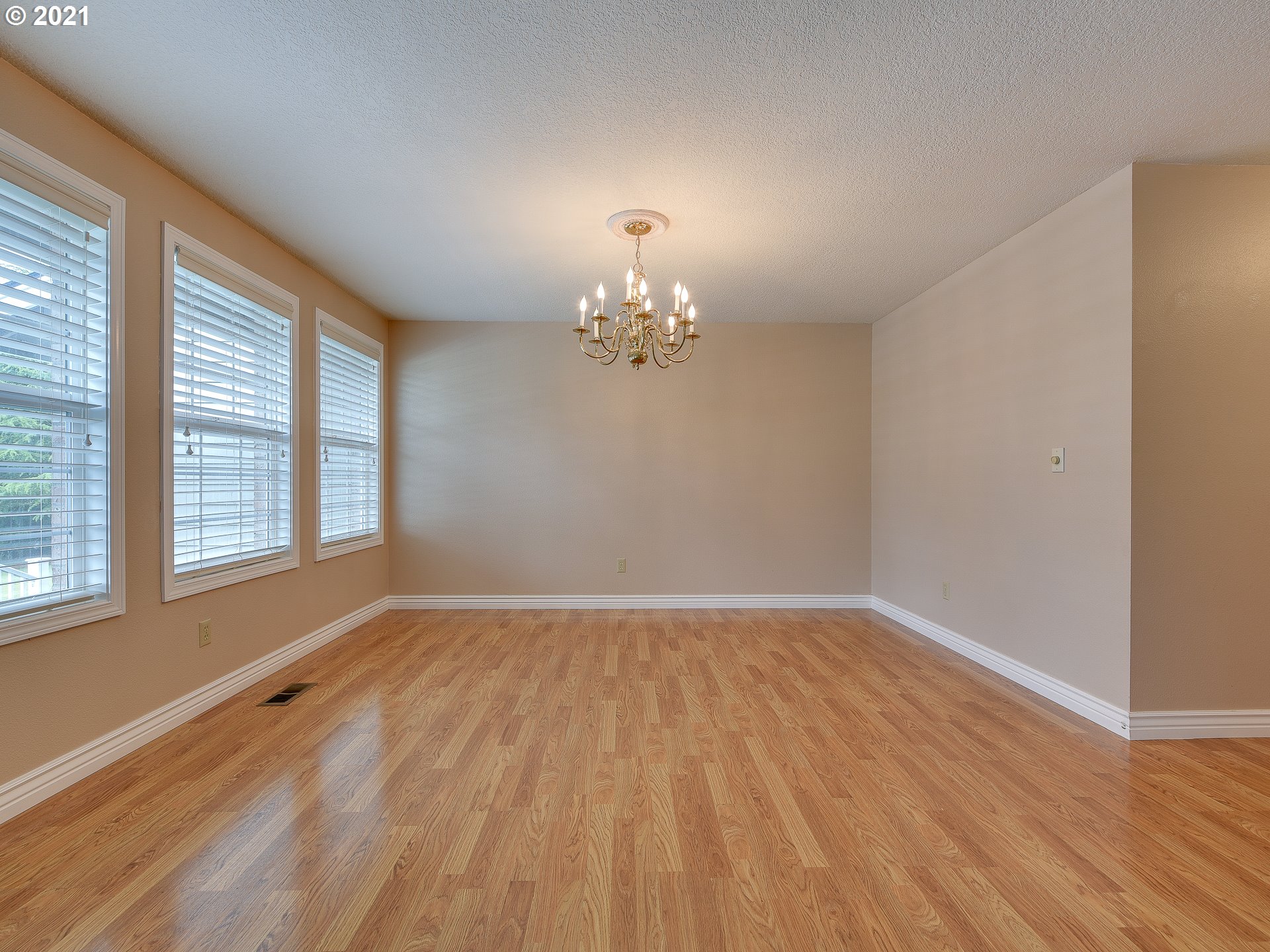 5915 Northwest 171st Street Ridgefield, WA 98642 - Photo 7 of 31 Gallery Image 7