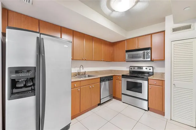 $410,000 | 1900 South Ocean Boulevard, Unit 9P, Lauderdale-by-the-Sea, FL 33062