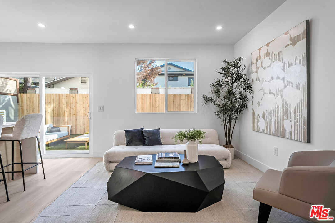 5832 David Avenue, Unit 3 Los Angeles, CA 90034 - Photo 7 of 46