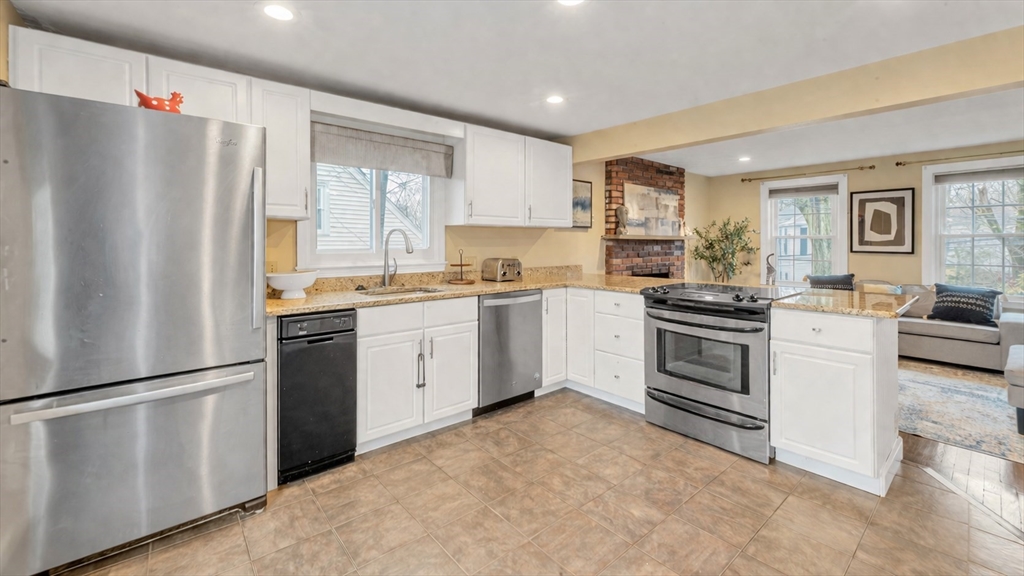 213 River Street Dedham, MA 02026 - Photo 6 of 38