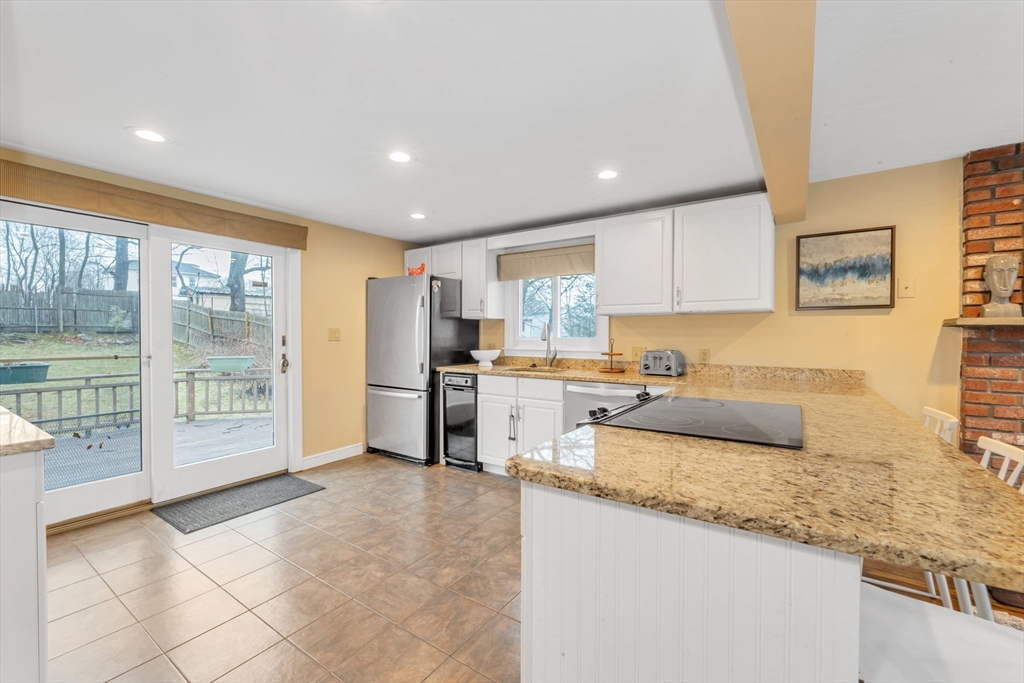 213 River Street Dedham, MA 02026 - Photo 7 of 38