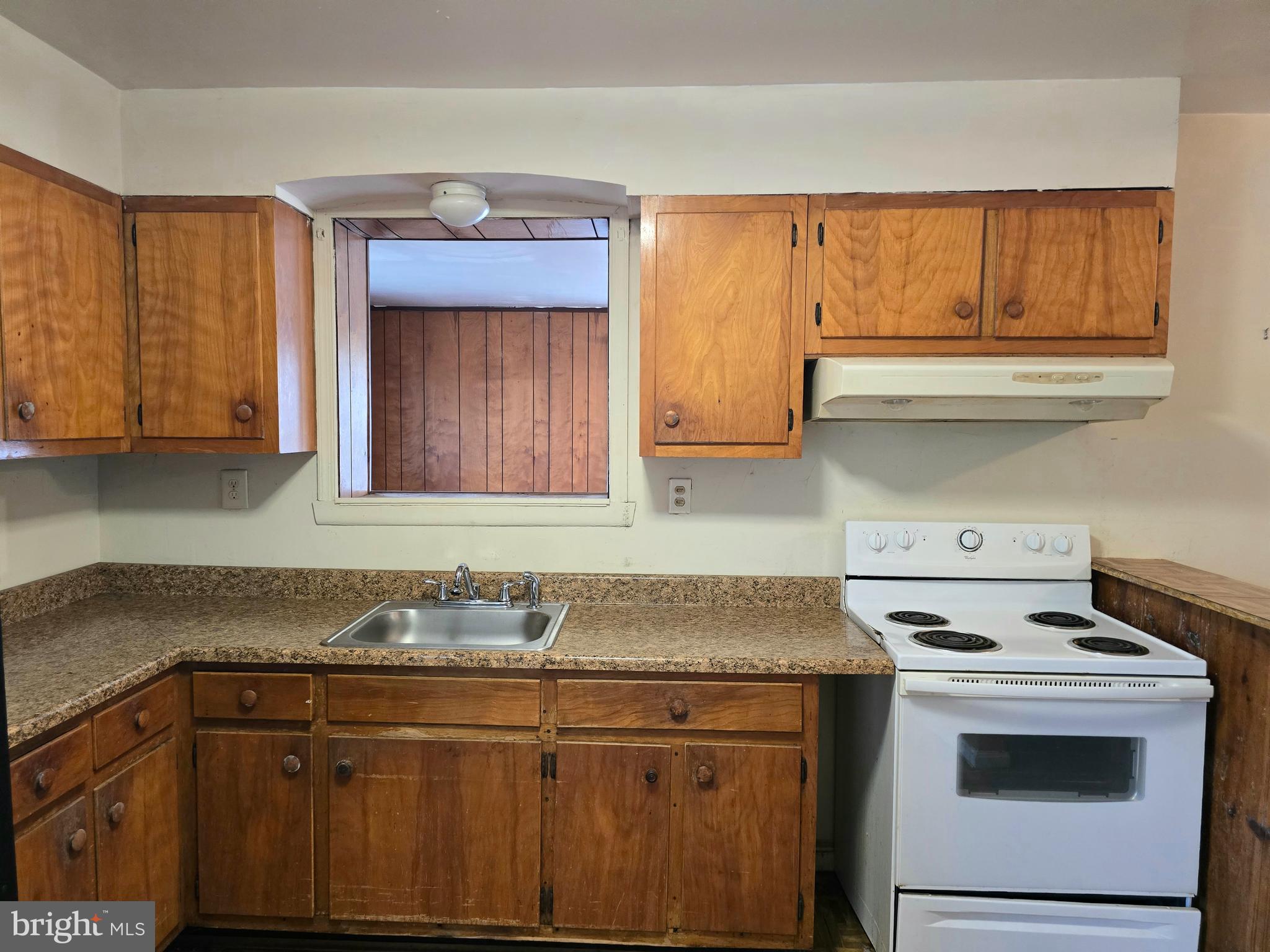 9709 Piscataway Road Clinton, MD 20735 - Photo 3 of 28 Gallery Image 3